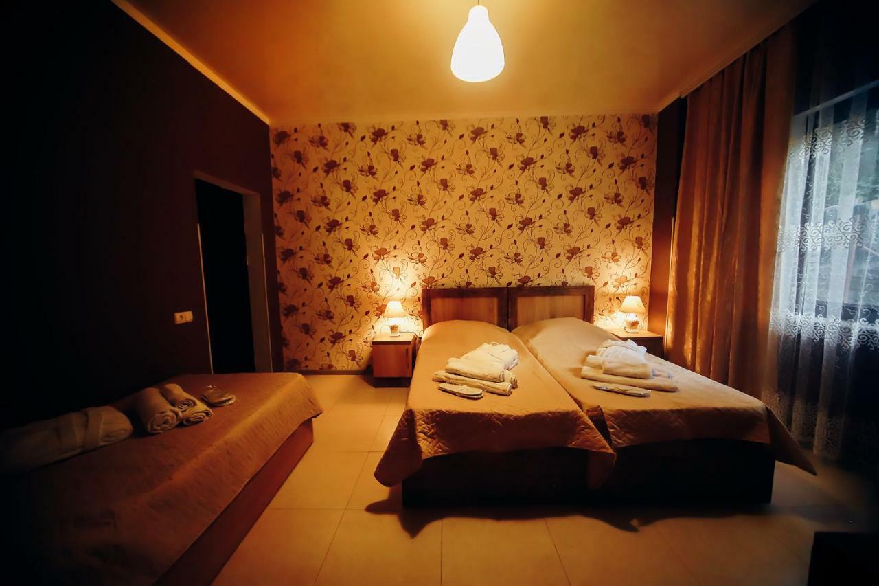 Guest House Royal Comfort With Terrace คูทายสิ ภายนอก รูปภาพ